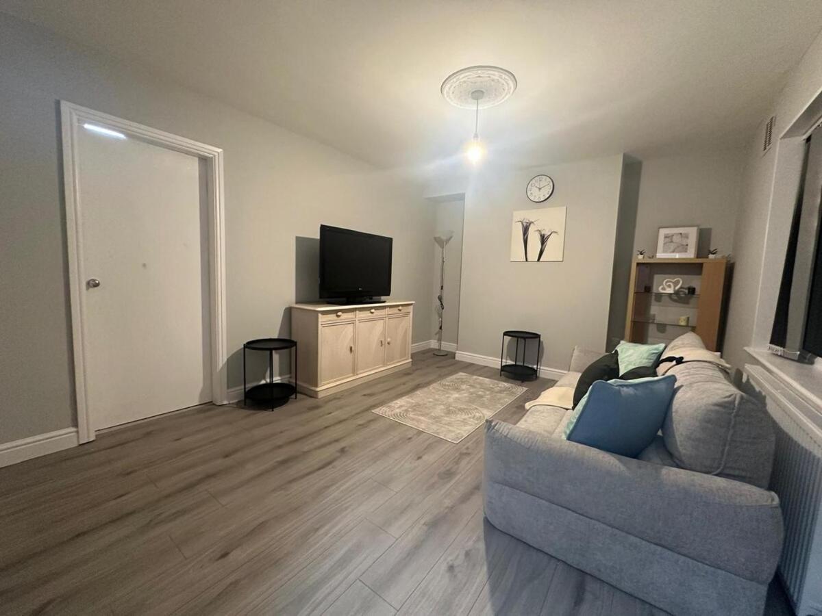 Holiday home Contractorsgroupsspaciousdiscountswifiparking
